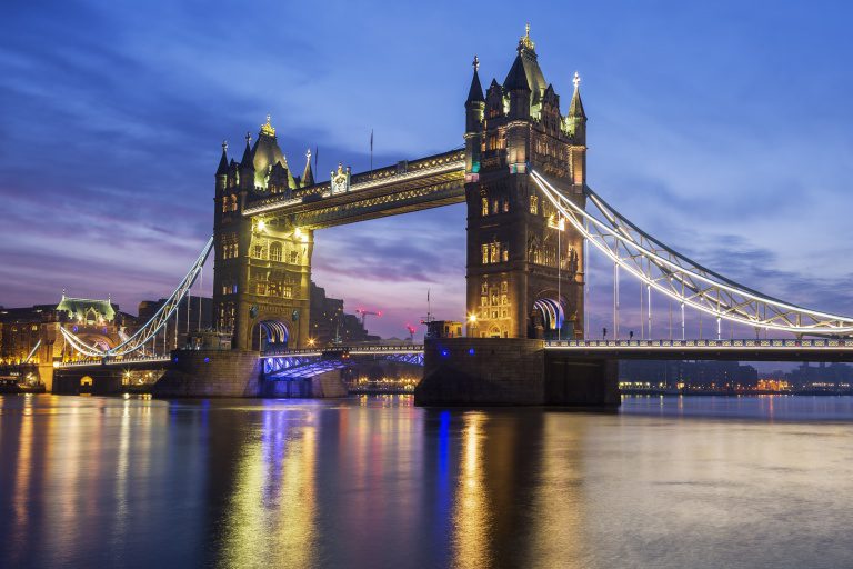 Uk image for UK expansion worker visa post.